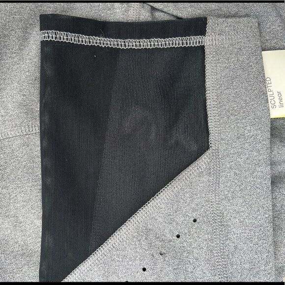 All In Motion New High Rise Capri Leggings S - Picture 7 of 13